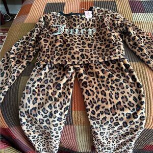 JUICY. OUTURE SIZE L NEW LEOPARD PRINT PJS- NEW WITH TAGS